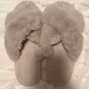 Plush Faux Fur Slippers - Cream